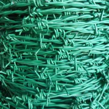 Powlekany plastikowym drutem kolczastym