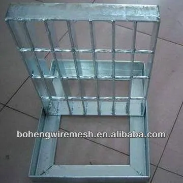 Drainage gutter with stainless steel grating cover