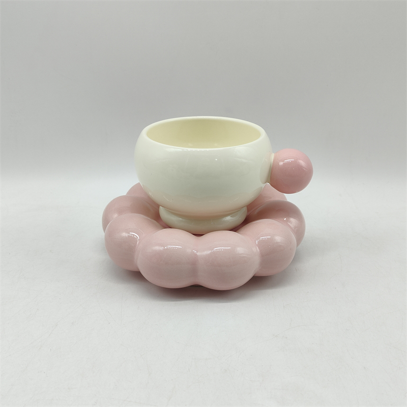 Керамическая чашка и блюдце Pink Cloud Base