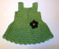 Màu xanh lá cây bé gái Crochet ăn mặc