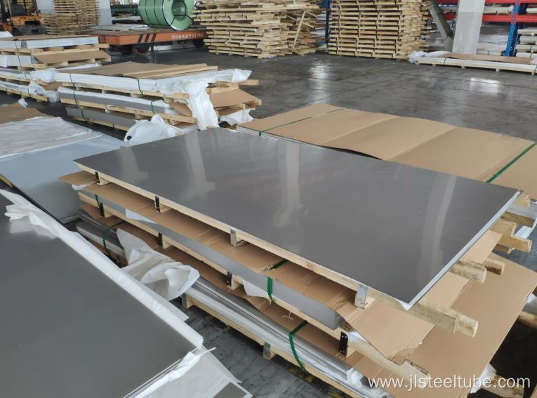 Duplex stainless steel plate