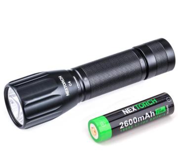 Nextorch C4 LED防水充電式懐中電灯-700ルーメントーチ