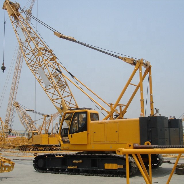 Low-hour 500-ton crawler crane, minimal wear on tracks Low-hour 500-ton crawler crane, minimal wear on tracks