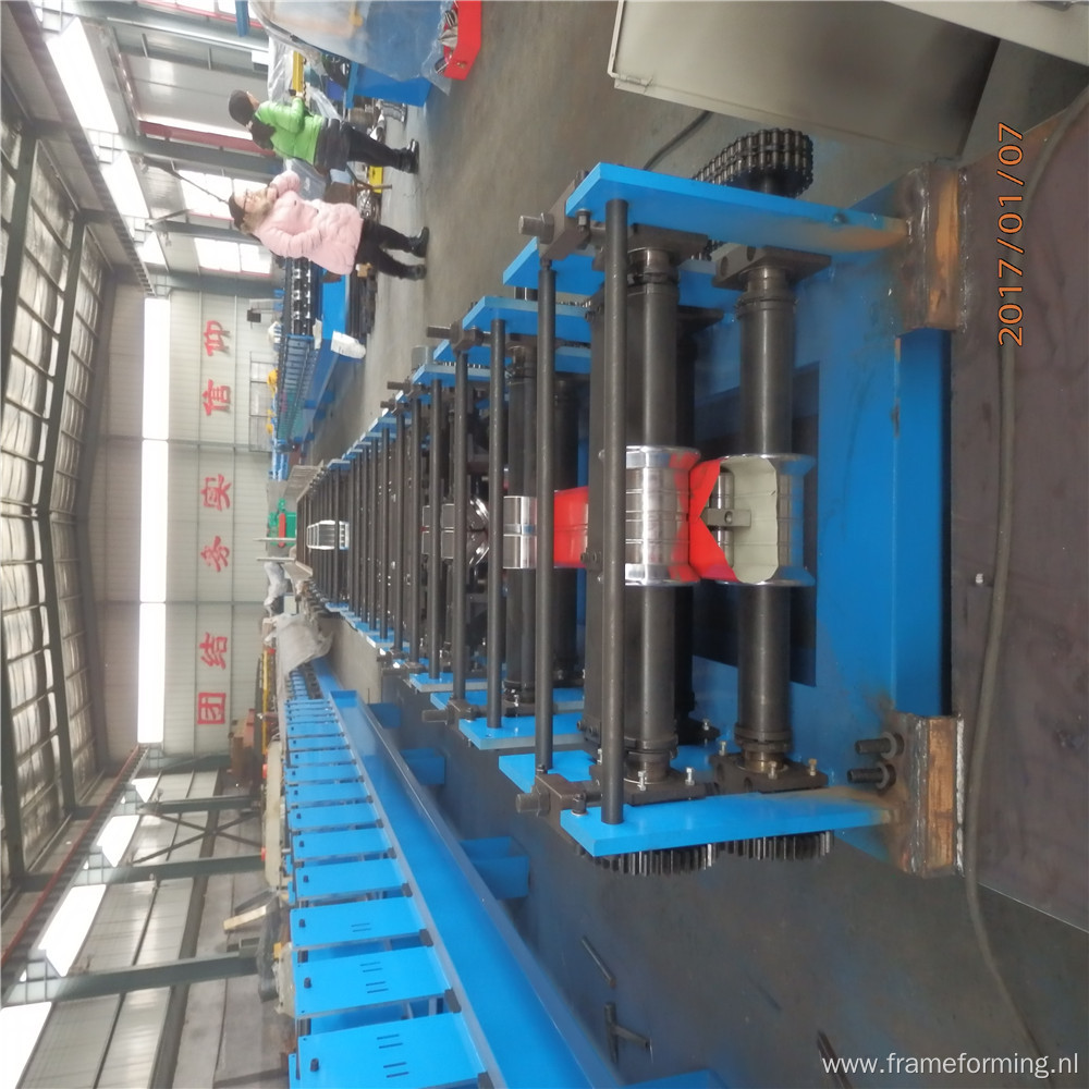 China downspouts and rainspout pipe roll forming machine for sale