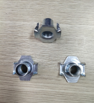 Carbon Steel Furniture Stamping Hopper Feed T-nuts