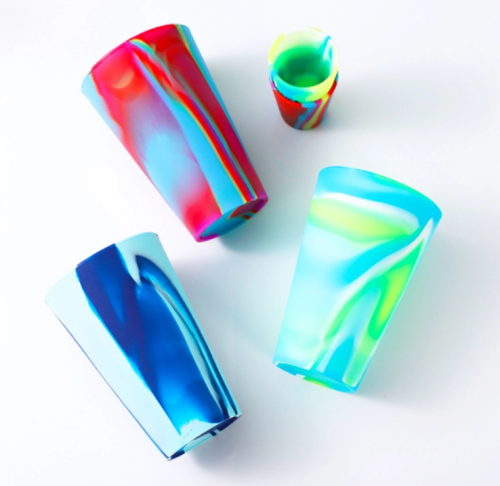 Tasses à vin en silicone de couleur personnalisée de logo avec couvercle