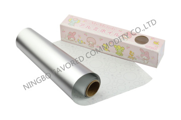 Aluminium foil roll coated with baking paper