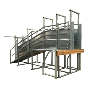 Portable high standard cattle loading ramp