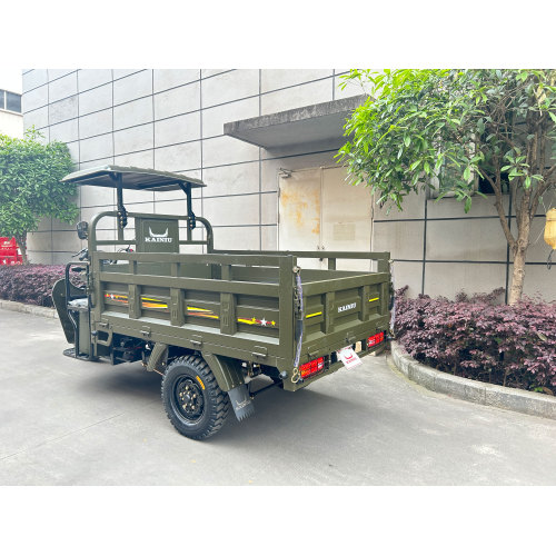 Triciclo Agrícola Design Especial com Tanque de Água