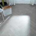 Plancher de bois franc en noyer gris