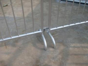 Crowded control fence