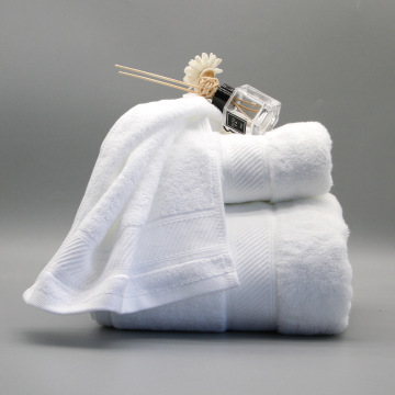 Premium White Bath Towel for 5 Star Hotels
