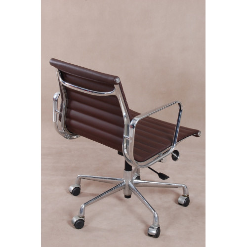 Replica scaunului biroului de management al grupului Eames Aluminium