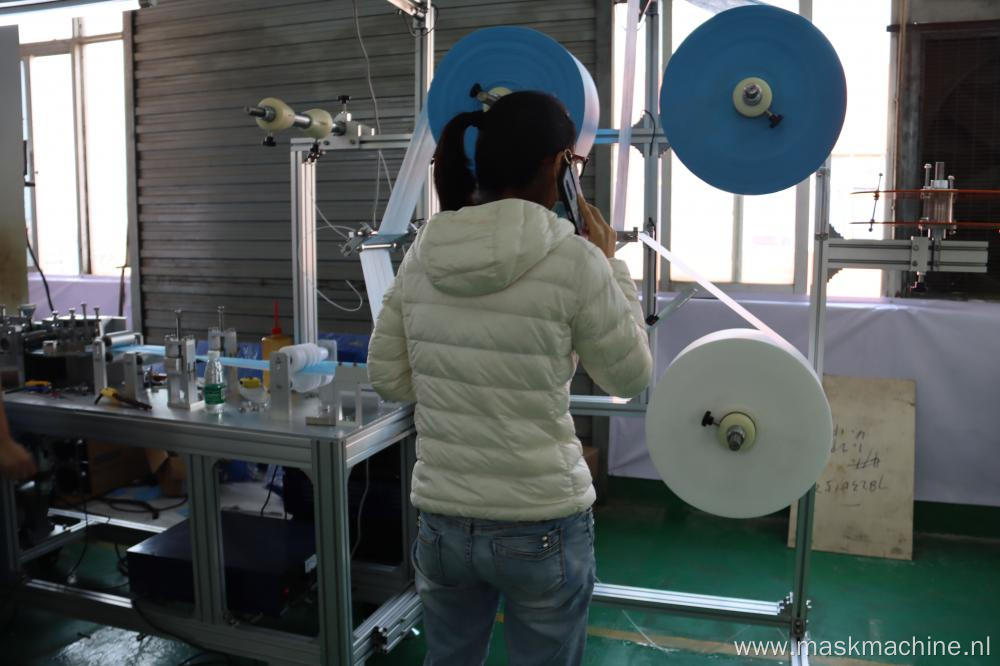 One-drag-one Type Fully Automatic Disposable Medical Surgical Outside Ear Loop Anti-dust Face Mask Machine