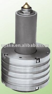 Single valve hot runner
