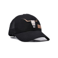 Black Mesh Trucker Hat met geborduurd