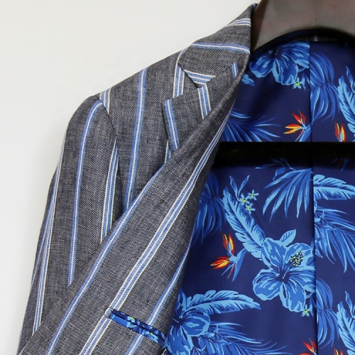 Innovative Strip Fabric Blazer with Printed Lining