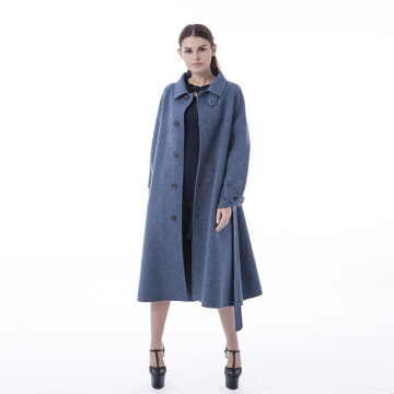 Manteau de cachemire bleu d&#39;encre humide