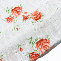 Tejido arrugado de poliéster con estampado de rosas para vestido