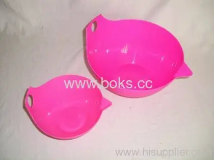 Pink Plastic Salad Bowls 