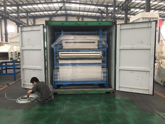 contianer loading (2)