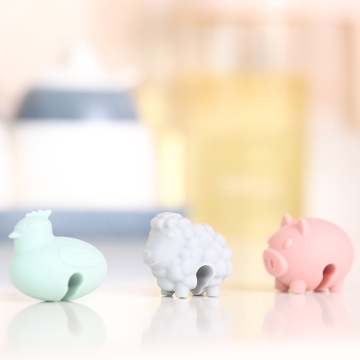Top Quality Silicone Spoon Rest, Pot Clip, and Steam Vent Holder