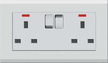 13a Twin BS Socket mit Switch und Neon White E-C14