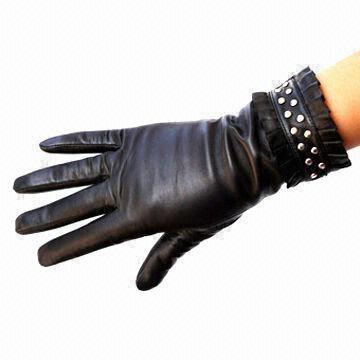 Ladies leather gloves, ruffles and rivet at cuff