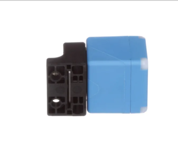 Original New Proximity Sensor IQ40-40NPPKC0K-1071552