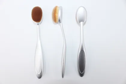 Oval shape foundation brush