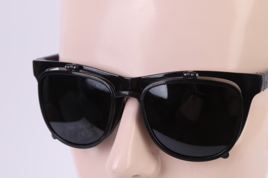 Flip safety glasses