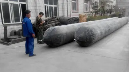 Heavy boat Engineering ship launching
