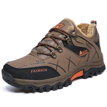 Gewohnte Wanderschuhe für Herbst und Winter im Freien im Freien