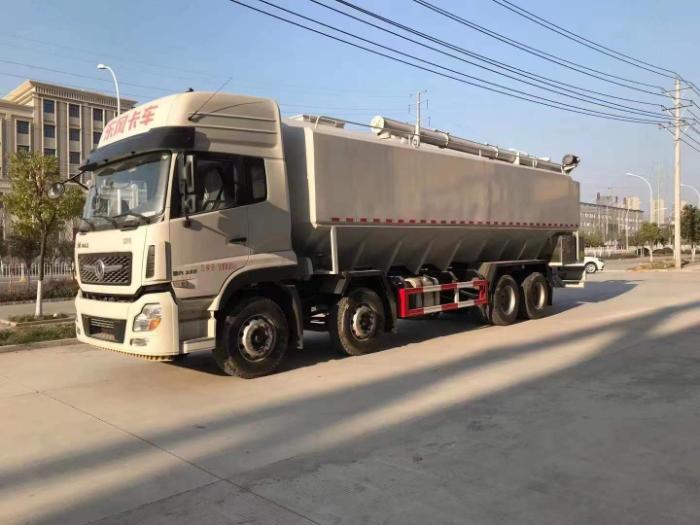 شاحنة نقل العلف Dongfeng 12 Wheelers