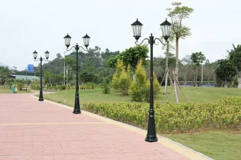 Outdoor Aluminum White Color Solar Hotel Yard Lamp Life &gt; 30000h 175v — 240v
