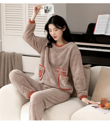 Winter flannel pajamas for ladies