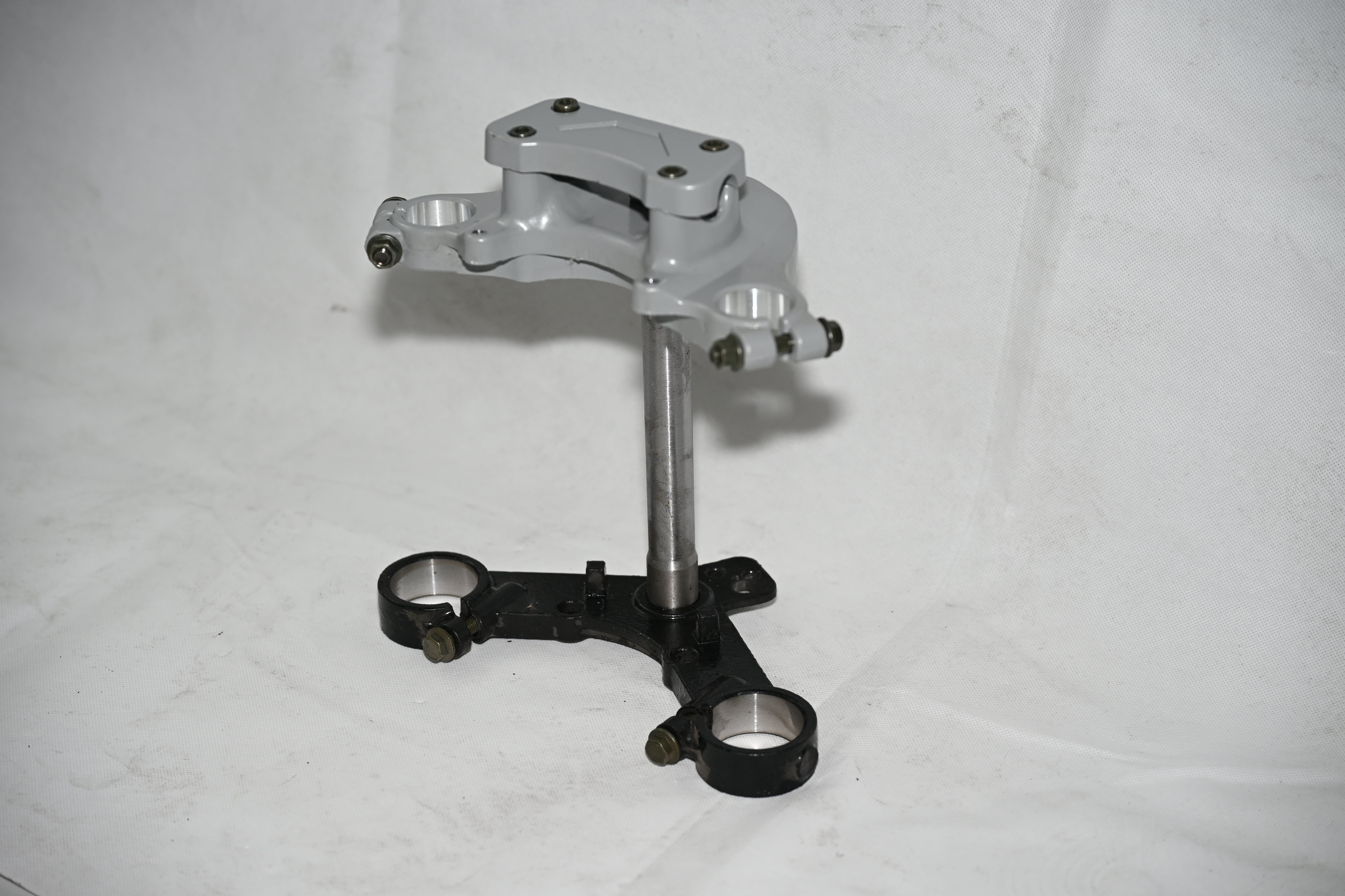 Tricycle front fork clamp