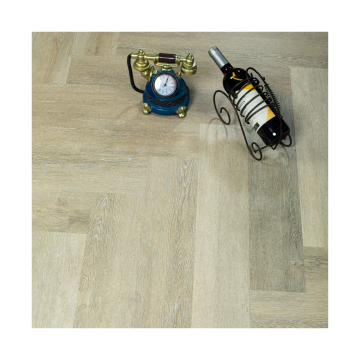 Design moderno pavimentazione SPC impermeabile con strato di usura e chiusura a scatto anti-slittamento per scuole, uffici e hotel