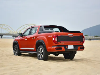 Chinese Saic Maxus Electric Pickup and Campervan New Energy Vehicles