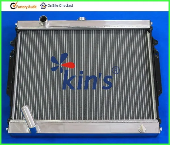 High efficient heat dissipation copper auto radiator for Mitsubishi Pajero V33,automobile aluminum radiator