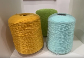 Comfortable blended cotton yarn for weaving