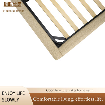 Cama estofada sofisticada com cabeceira elegante