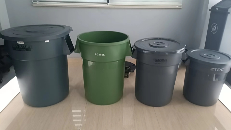 Durable 38L-210L Plastic Trash Can for Cleaning Purposes