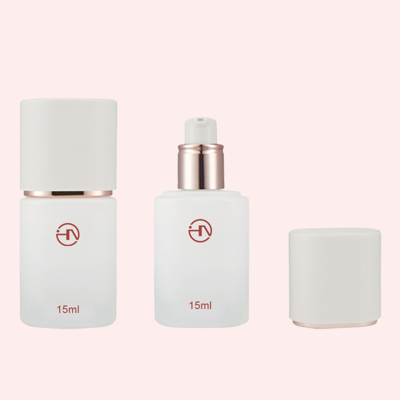 15ml glass bottle with a cosmetic pump