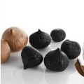 Peeled solo black garlic