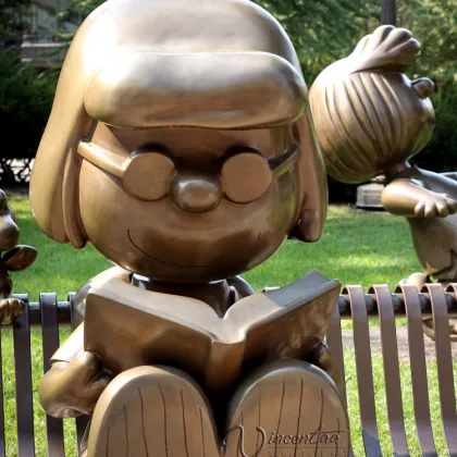 outdoor garden decoration metal craft bronze snoopy sculpture