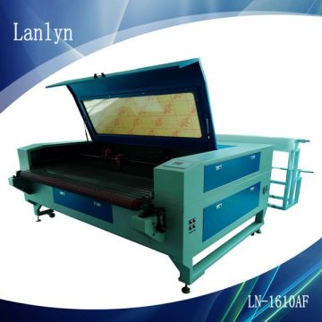 Auto Feeding Garment CO2 Laser Cutting Machine for Leather