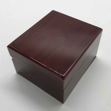Box di orologio in legno marrone alto ridotto per regalo