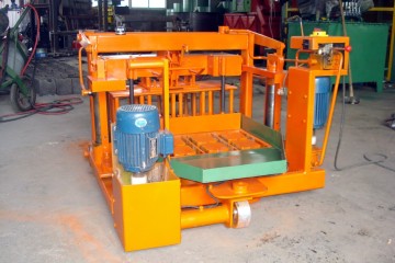 Mobile Block Making Machine (EBM04-5E)