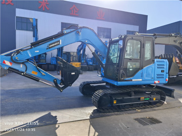Escavatore cingolato da 0,6 m3 150 CV 15 tonnellate